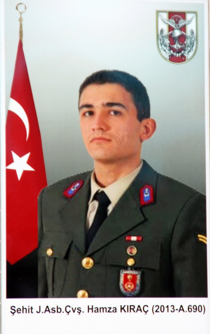 Cezaevi aracının devrilmesi sonucu şehit olan astsubay toprağa verildi