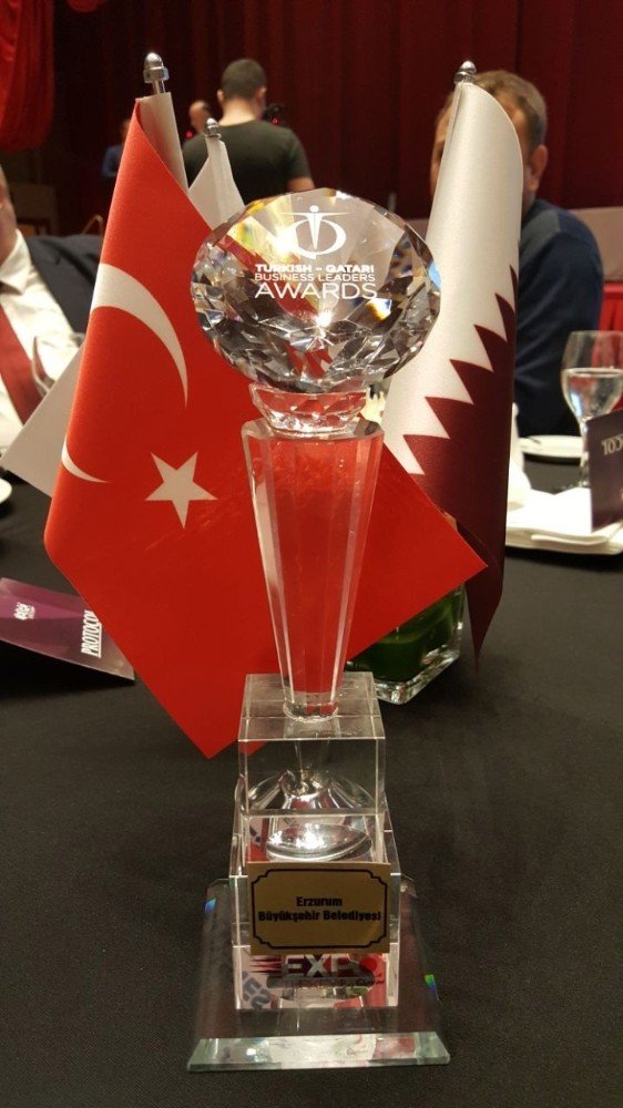 Expo Katar’dan Başkan Sekmen’e “En İyi Kent Vizyonu” ödülü