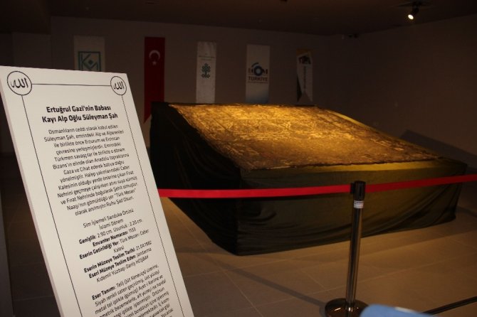 Süleyman Şah Türbesi’nin sanduka örtüsü ilk defa sergileniyor