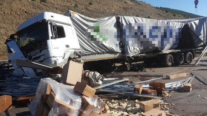 Samsun&rsquo;da tır kazası: 1&rsquo;i ağır, 2 yaralı