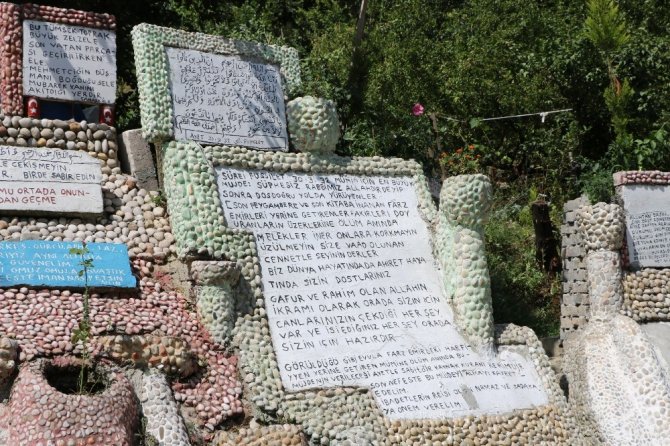 550 bin mozaik taşı ile anıt yaptı