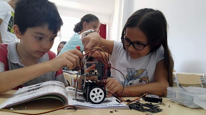 ADÜ Çocuk Üniversitesi İlk Bilim Çocuklarını Kabul Etti