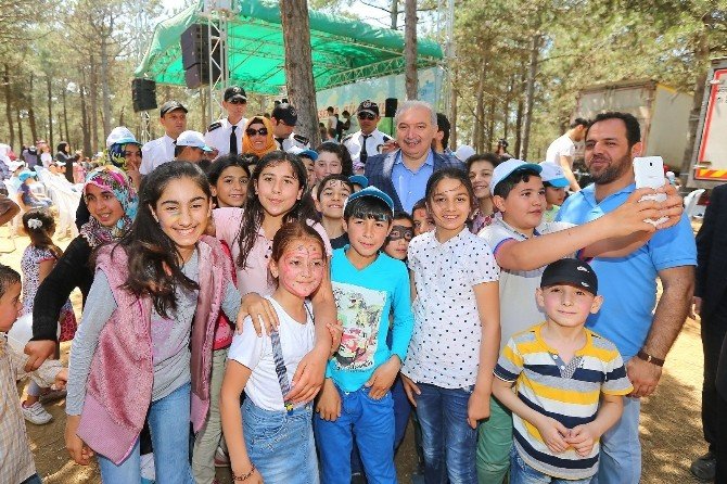Suriyeli Yetim Çocuklar Piknikte Buluştu