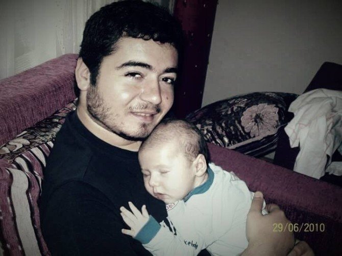 Isparta’da Evinde Ölü Bulunan Sökeli Tıp Öğrencisi Toprağa Verildi