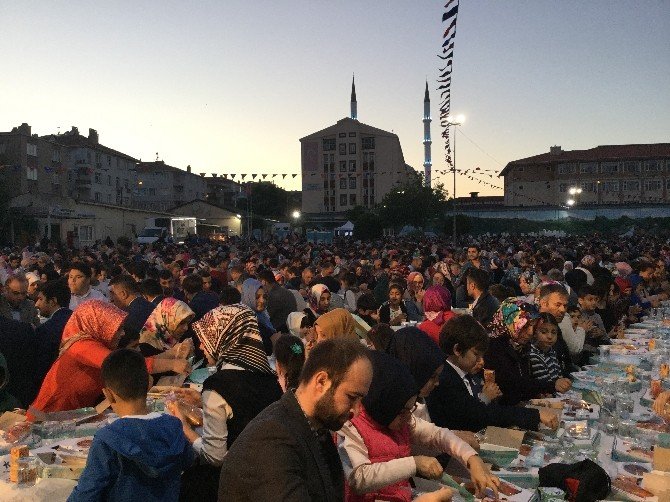 8 Bin 500 Çocuk Aynı Sofrada Buluştu