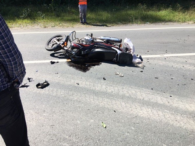 Motosiklet iş makinesine çarptı: 1 ölü