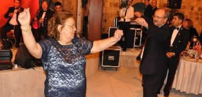 Resepsiyona damga vuran dans