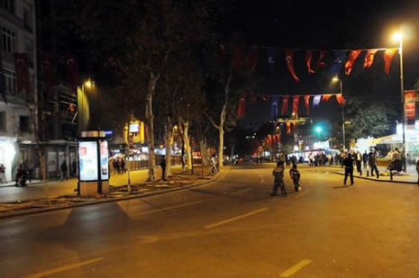 Taksim Meydanı trafiğe kapandı galerisi resim 2