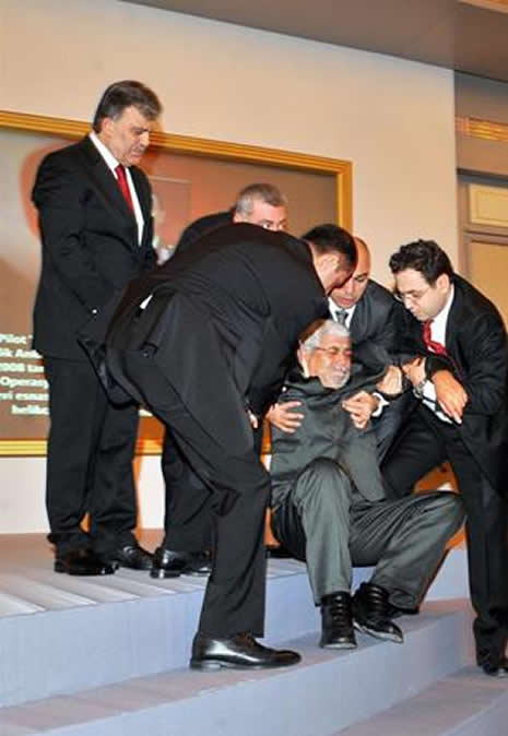 Abdullah Gül'ün en zor anları galerisi resim 2