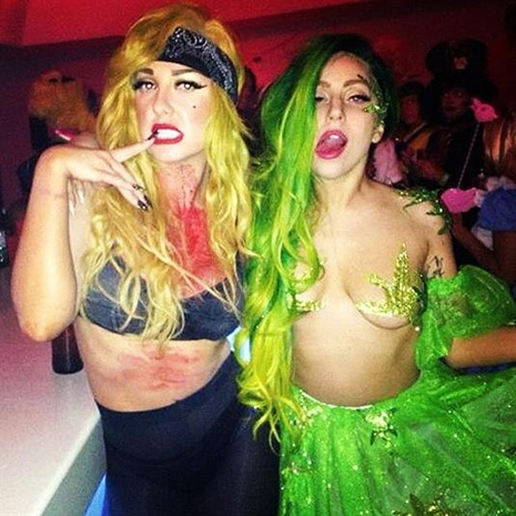 Ünlülerin cadılar bayramı kostümleri galerisi resim 2