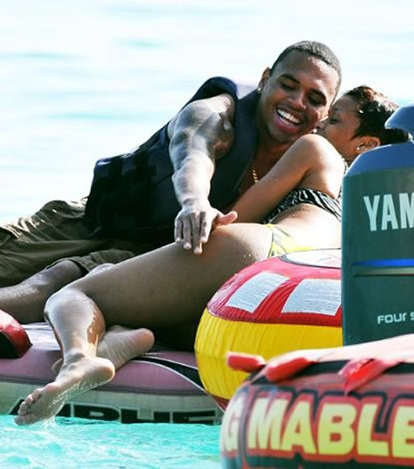 Plaja damgasını vuran ünlüler galerisi resim 13