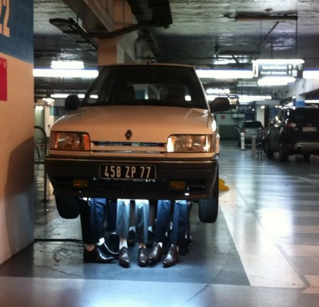 Bir terslik var galerisi resim 2