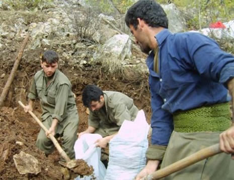 PKK'lının üzerinden çıkan fotoğraflar galerisi resim 19