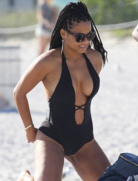 Milian frikik vermemek için çok uğraştı galerisi resim 4