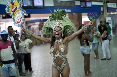Rio karnavalı başlıyor galerisi resim 11