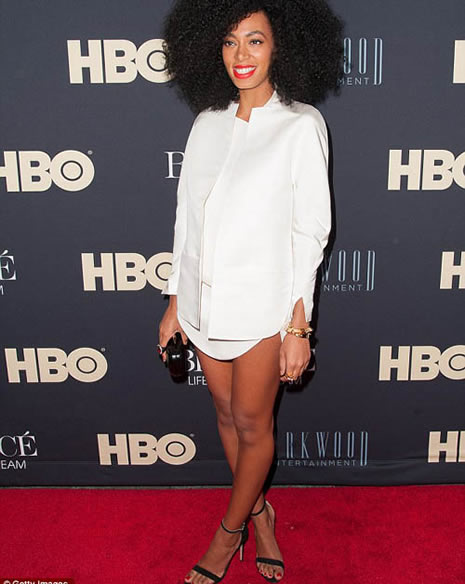Solange Knowles pantolon giymeyi unutmuş galerisi resim 4