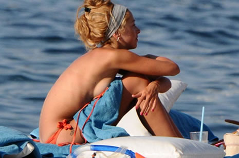 Hadise'nin göğüsleri olay oldu galerisi resim 6