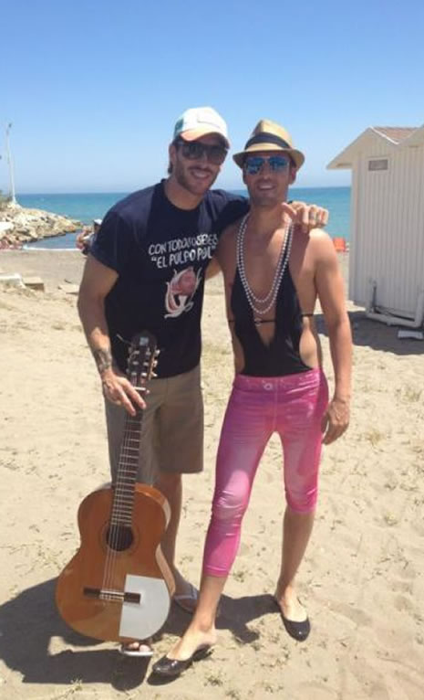 En acayip kıyafetler galerisi resim 18