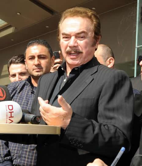 Müslüm Gürses için sanatçılar hastanede galerisi resim 10