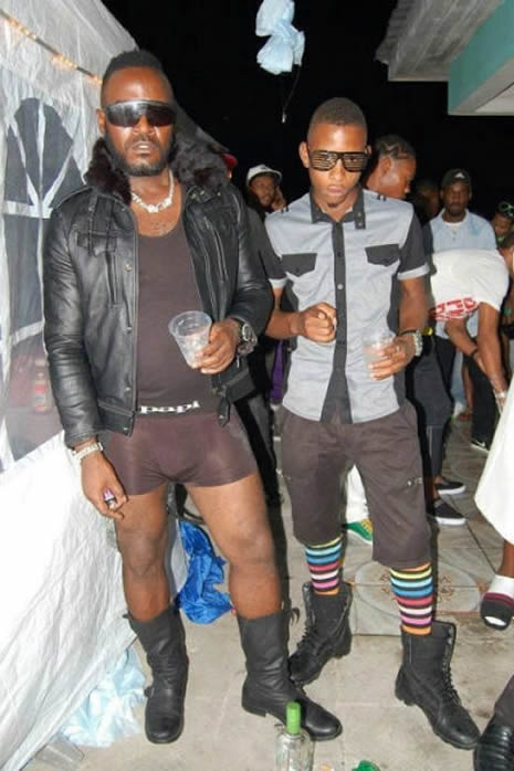 En acayip kıyafetler galerisi resim 3