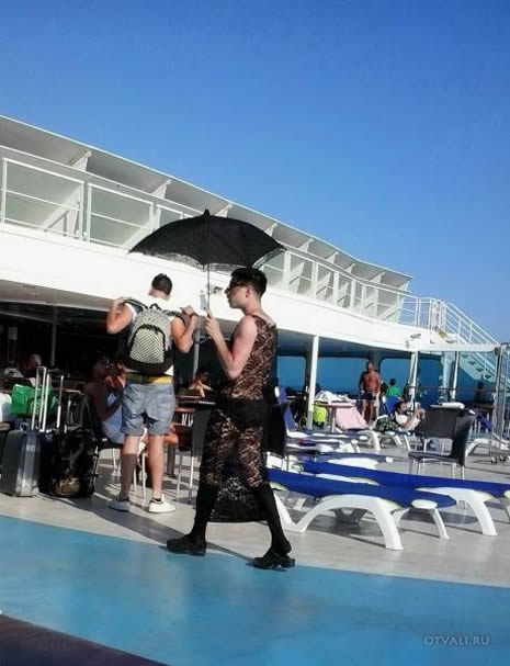 En acayip kıyafetler galerisi resim 5