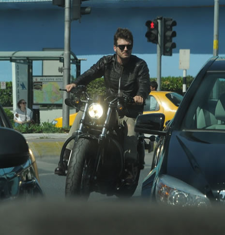 Kıvanç'ın kasksız motor keyfi galerisi resim 2