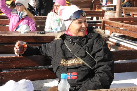 Hülya Avşar'ın ayağı kırıldı  galerisi resim 6