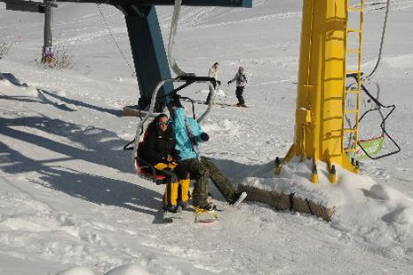 Hülya Avşar'ın ayağı kırıldı  galerisi resim 9