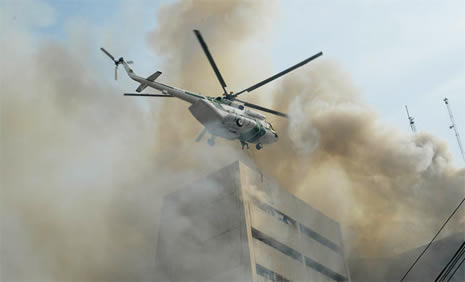 Yanan binadan böyle atladılar galerisi resim 12