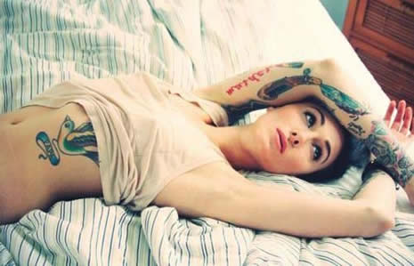 Güzellerin dövme çılgınlığı galerisi resim 12