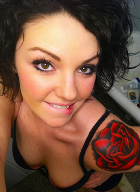 Güzellerin dövme çılgınlığı galerisi resim 5