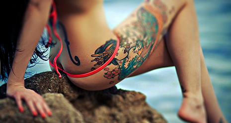 Yürek hoplatan dövmeli kızlar galerisi resim 6