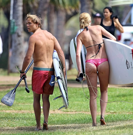 Ünlü çiftin kızı tatilde  galerisi resim 9