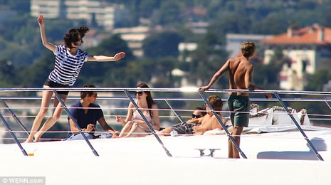 Haremiyle yatta görüntülendi  galerisi resim 5