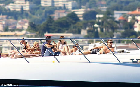 Haremiyle yatta görüntülendi  galerisi resim 6