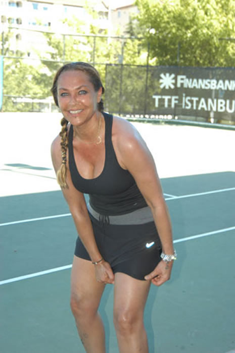 Hülya Avşar böyle yakalandı  galerisi resim 9