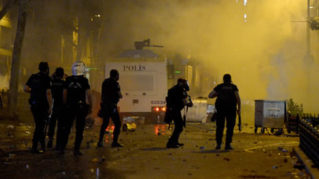 Taksim'de kare kare yaşananlar  galerisi resim 13