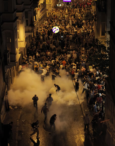 Taksim'de kare kare yaşananlar  galerisi resim 6