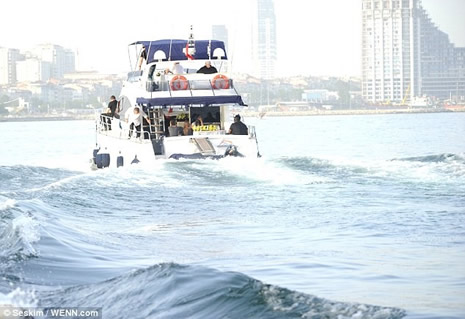 Rihanna İstanbul'da bunu yaptı  galerisi resim 10