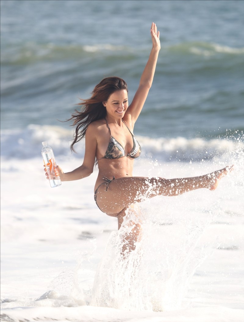 Malibu'yu yaktı galerisi resim 5