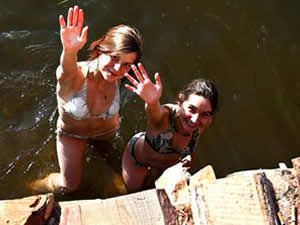 Hippiler ıssız yerlerde buluşuyorlar