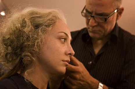 Kurt Adam'ın makyajı nasıl hazırlandı? galerisi resim 11