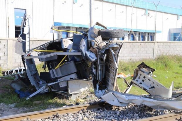 Mersin'deki tren kazasından ilk görüntüler galerisi resim 1