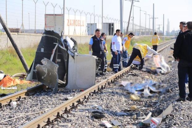 Mersin'deki tren kazasından ilk görüntüler galerisi resim 2