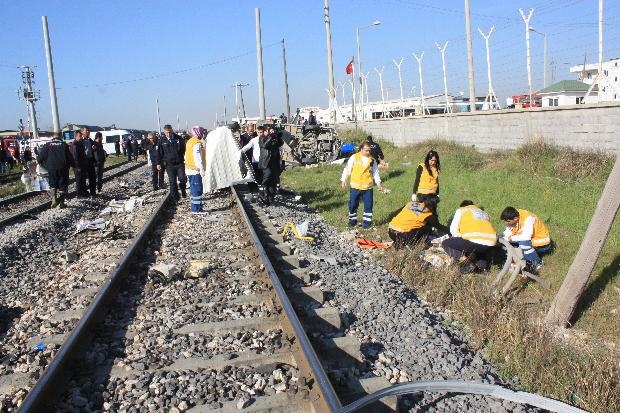 Mersin'deki tren kazasından ilk görüntüler galerisi resim 4