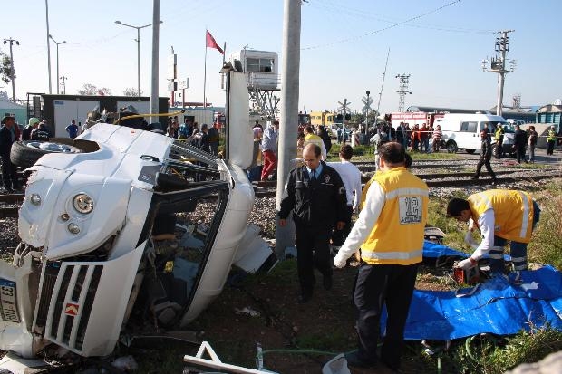 Mersin'deki tren kazasından ilk görüntüler galerisi resim 6