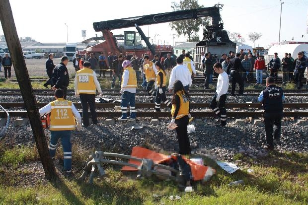 Mersin'deki tren kazasından ilk görüntüler galerisi resim 7