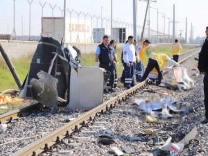 Mersin'deki tren kazasından ilk görüntüler