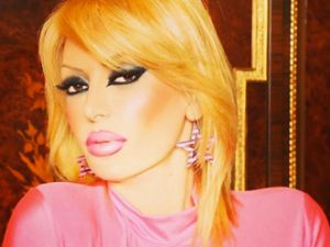 Kedicik Buse sosyal medyayı sallıyor