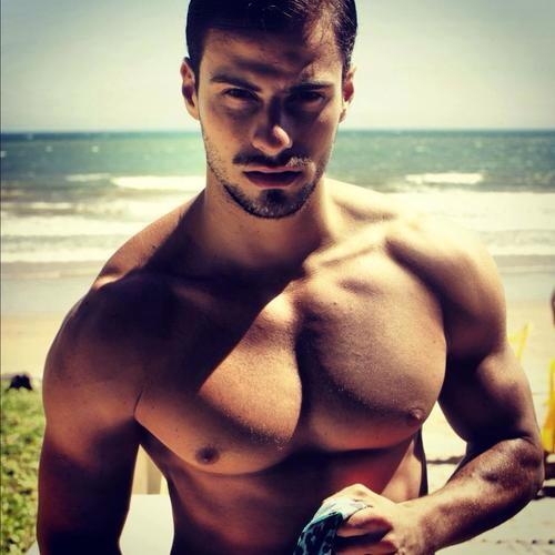 Kızların sevdiği fit erkekler galerisi resim 2